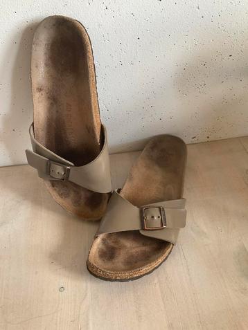 Birkenstock slippers mt 40 taupe kleur beschikbaar voor biedingen