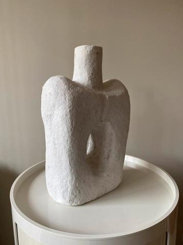 Japandi Vaas - Uniek Design beschikbaar voor biedingen