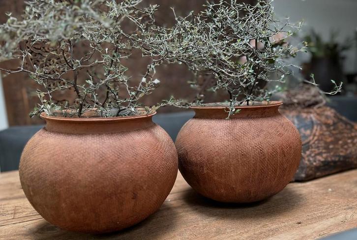 Handgemaakte aardewerk tuimel pot sober oosters, Huis en Inrichting, Woonaccessoires | Vazen, Zo goed als nieuw, Overige kleuren