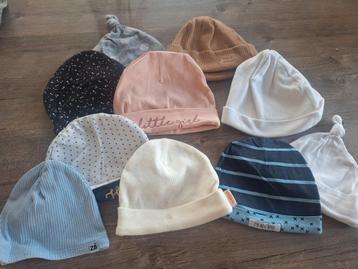 Baby mutsjes beschikbaar voor biedingen