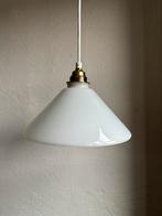 Vintage driehoek opaal opaline melkglas wit hanglampje glas, Huis en Inrichting, Lampen | Hanglampen, Ophalen of Verzenden, Glas