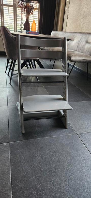 Stokke Tripp Trapp Meegroeistoel Grijs beschikbaar voor biedingen