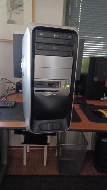 Desktop met Windows 10 pro beschikbaar voor biedingen