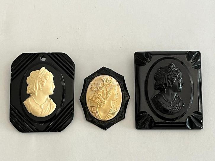 3 Rouw Camee Spelden in Zwart Bakeliet, Sieraden, Tassen en Uiterlijk, Antieke sieraden, Broche, Overige materialen, Verzenden