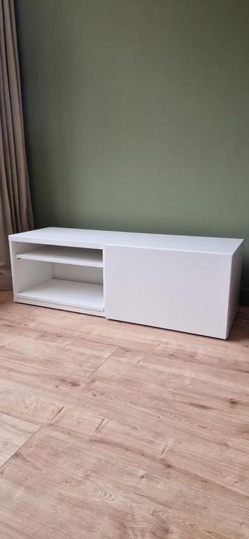 Ikea Besta tv meubel beschikbaar voor biedingen