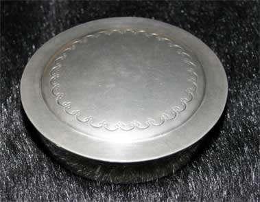 Schaaltje met deksel in zilvertin van Marinoni., Antiek en Kunst, Kunst | Designobjecten, Ophalen of Verzenden