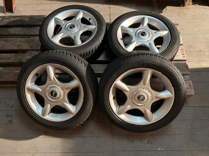 4x Velgen Mini Cooper 16 inch met Winterbanden (195/55R16), Auto-onderdelen, Banden en Velgen, Banden en Velgen, Winterbanden