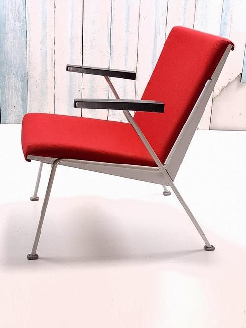 Vintage 'Oase' fauteuil Wim Rietveld van Ahrend de Cirkel, Huis en Inrichting, Fauteuils, Gebruikt, Kunststof, Metaal, Stof, Overige materialen