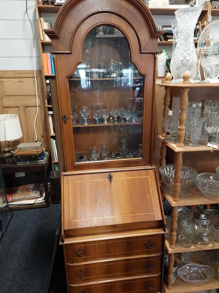 Mooi klein secretaire met vitrine gedeelte, Antiek en Kunst, Antiek | Meubels | Kasten, Ophalen