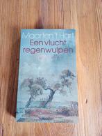 Een Vlucht Regenwulpen - Maarten t' Hart, Boeken, Ophalen of Verzenden, Gelezen