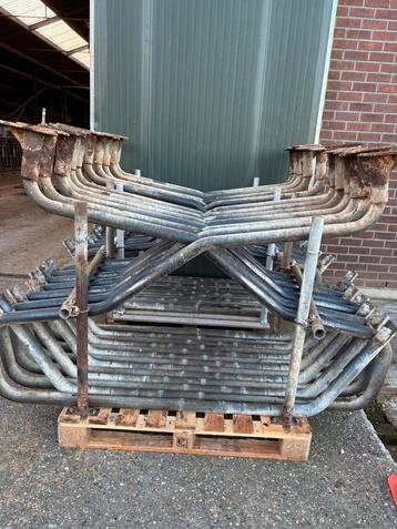 Ligboxen stalinrichting golfschoftboom beschikbaar voor biedingen