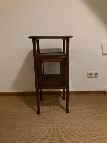 Hoge Bijzettafel met Opbergruimte beschikbaar voor biedingen