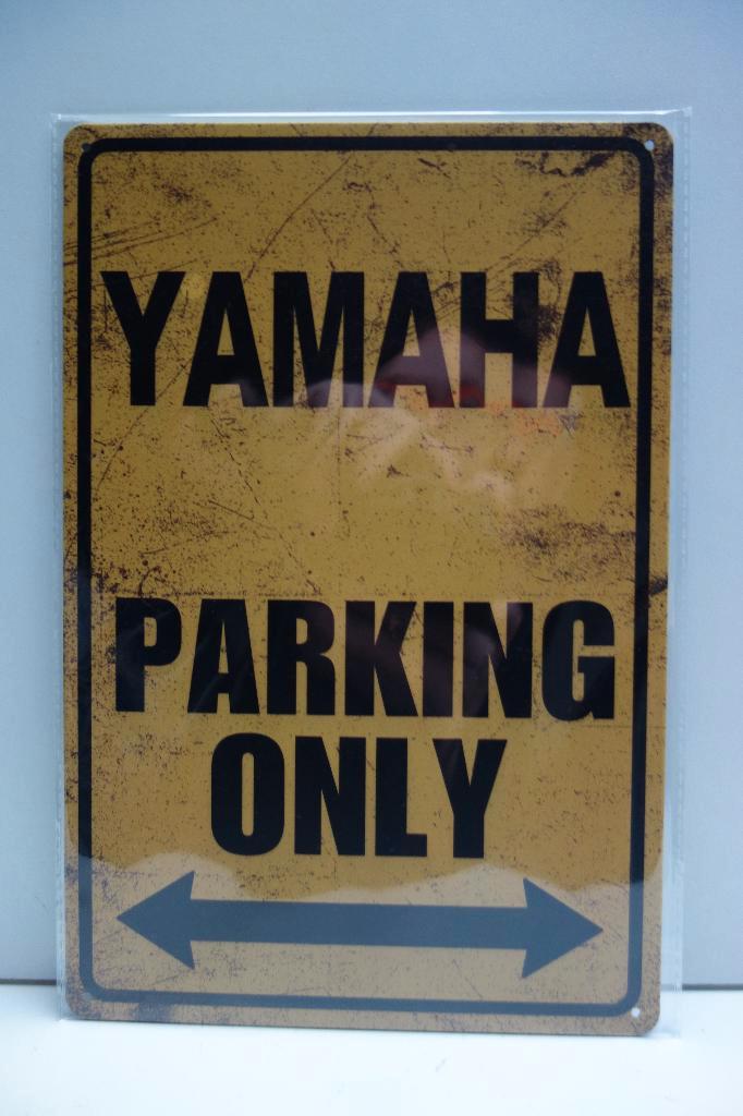 YAMAHA MOTOREN BORD PARKING ONLY YAMAHA, Verzamelen, Automerken, Motoren en Formule 1, Nieuw, Motoren, Ophalen of Verzenden