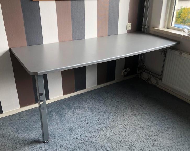 Bureaublad op maat, Huis en Inrichting, Bureaus, Zo goed als nieuw, Bureau, In hoogte verstelbaar, Ophalen