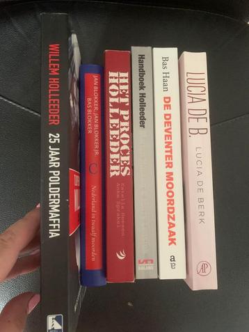 True crime boeken - Nederlandse misdaad beschikbaar voor biedingen