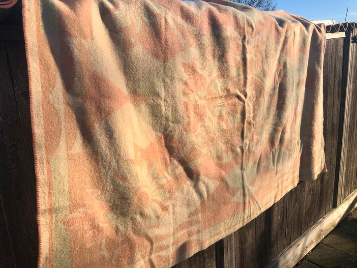 Vintage wollen deken, mintgroen, roze, zuiver scheerwol, Huis en Inrichting, Woonaccessoires | Plaids en Woondekens, Zo goed als nieuw