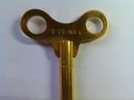 NR 4 OPWINDSLEUTEL KLOK, Ophalen of Verzenden