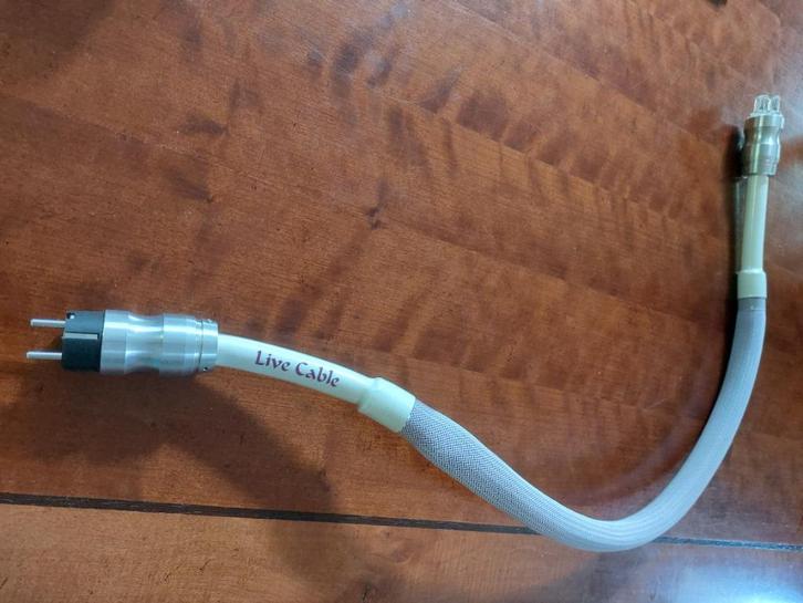 Live Cable Signature power cord 1,1mtr, Audio, Tv en Foto, Audiokabels en Televisiekabels, Zo goed als nieuw, Overige kabels, Minder dan 2 meter
