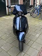 Vespa Sprint 80cc “ Akraprovic “, Fietsen en Brommers, Scooters | Vespa, Overige modellen, Ophalen of Verzenden, Zo goed als nieuw