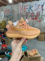 Yeezy Boost 350 Mono Clay | Maat 42, Kleding | Heren, Schoenen, Ophalen of Verzenden, Nieuw
