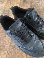 GUESS SNEAKERS, Ophalen of Verzenden, Zo goed als nieuw