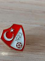 PIN TURKSE VOETBAL FEDERATIE 1923, Verzamelen, Speldjes, Pins en Buttons, Verzenden, Nieuw, Sport, Speldje of Pin
