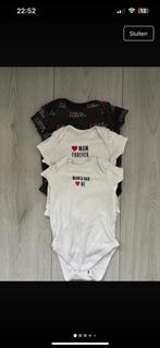 Rompertjes 3 stuks maat 12-18 maanden, Kinderen en Baby's, Babykleding | Maat 62, Gebruikt, C&A, Setje, Verzenden