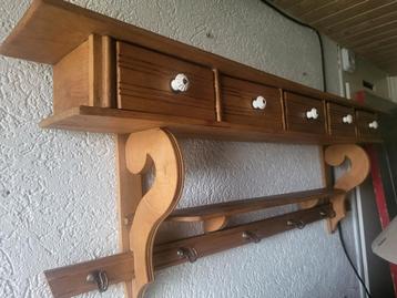 Brocante kapstok/ regaal beschikbaar voor biedingen