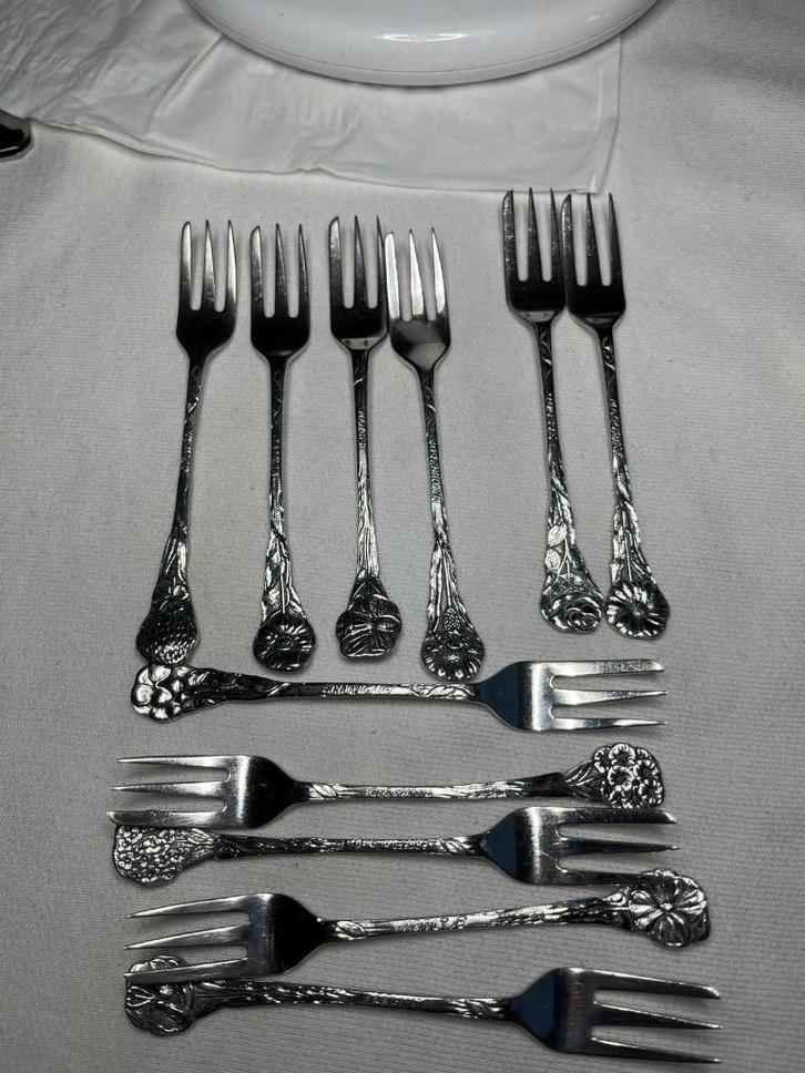 GEBE Nieuwpoort - verzilverde gebaksvorkjes bloemen 11 stuks, Antiek en Kunst, Antiek | Bestek, Ophalen of Verzenden