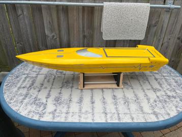Speedboot (houtbouw) beschikbaar voor biedingen