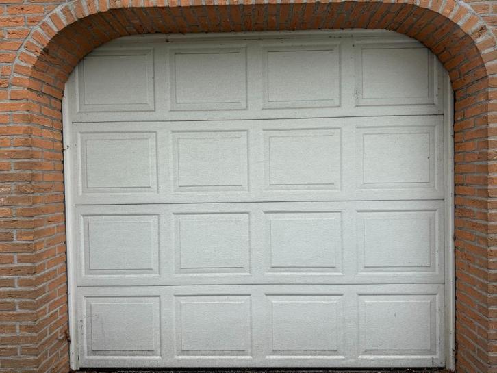 Hormann electrische garagedeur (wit), Doe-het-zelf en Verbouw, Deuren en Horren, Gebruikt, Garagedeur, 200 tot 215 cm, 120 cm of meer