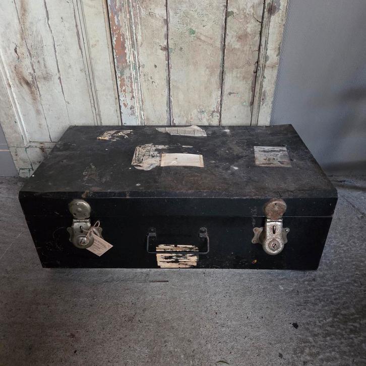 Vintage Metalen Kloosterkoffer / Reiskist, Antiek en Kunst, Curiosa en Brocante, Ophalen of Verzenden