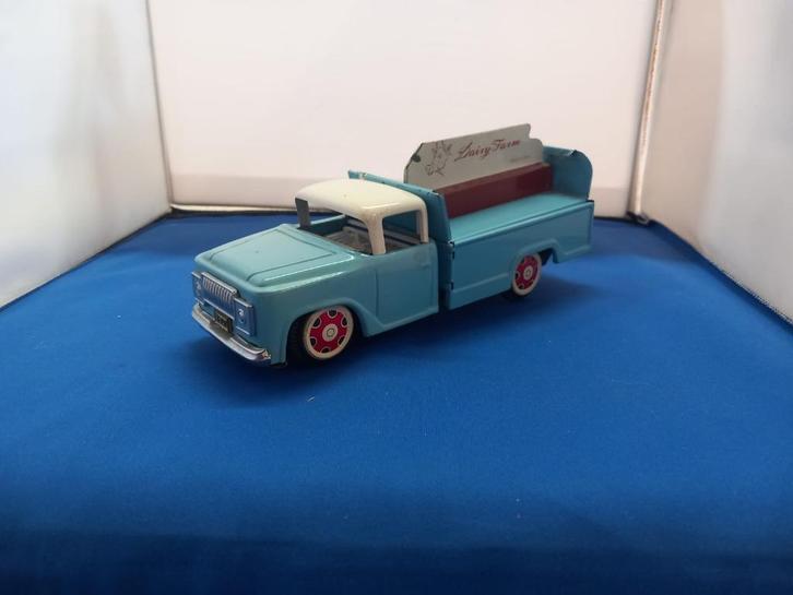 Dairy Farm - Prachtige Vintage Model auto, Hobby en Vrije tijd, Modelauto's | 1:24, Zo goed als nieuw, Bus of Vrachtwagen, Overige merken