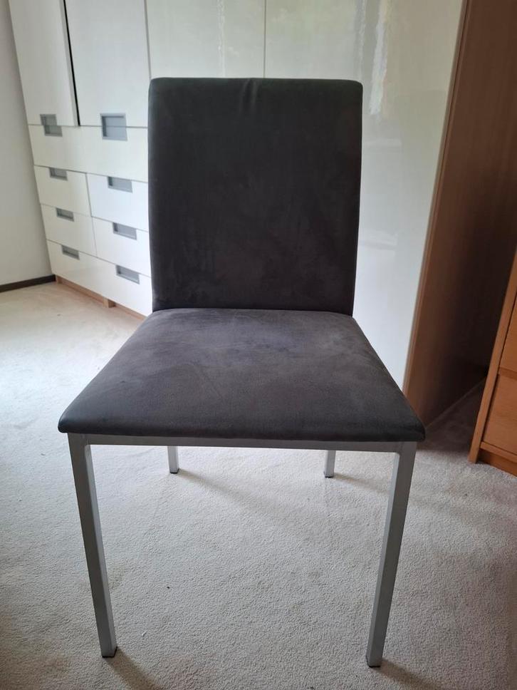 4 mooie antracietgrijze eetkamerstoelen 2+2 GRATIS, Huis en Inrichting, Stoelen, Gebruikt, Ophalen