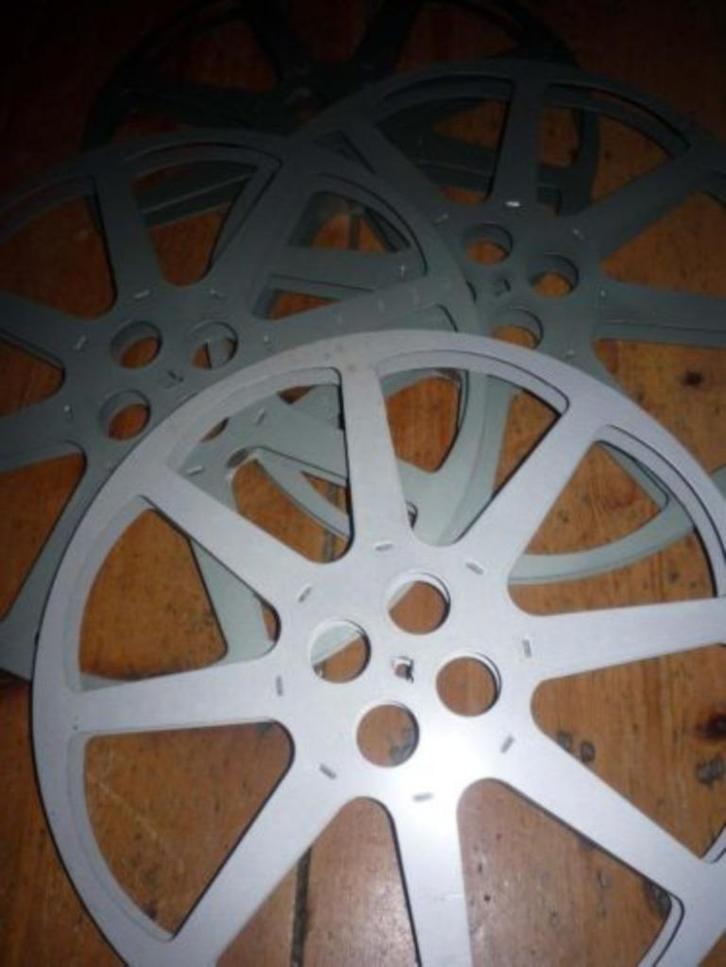 16mm film mooie originele Bell & Howell spoelen 500mtr, Audio, Tv en Foto, Filmrollen, 16mm film, Verzenden