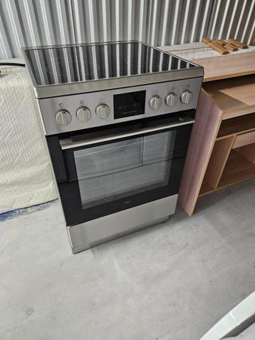 Inductie-elektrisch fornuis + oven Pelgrim beschikbaar voor biedingen
