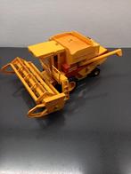 Te koop britains New holland combine powerfarm, Hobby en Vrije tijd, Modelauto's | 1:32, Ophalen of Verzenden, Zo goed als nieuw