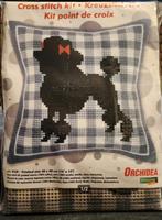 Kruissteek kussen Orchidea Poedel, Hobby en Vrije tijd, Ophalen of Verzenden, Nieuw, Handborduren, Borduurpakket