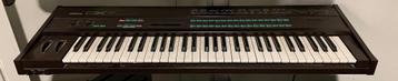 Yamaha DX7 met 3 cards beschikbaar voor biedingen