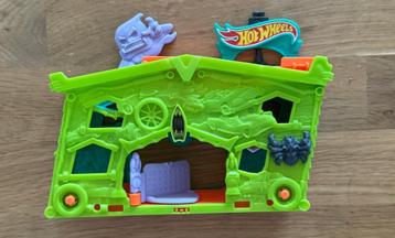 Hot Wheels Ghost Garage Racebaan beschikbaar voor biedingen