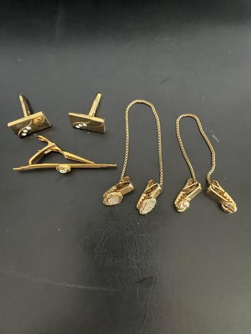 Kleding accessoires vintages. beschikbaar voor biedingen