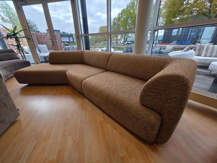 Saki - Passe Partout nieuw showroommodel, Huis en Inrichting, Banken | Bankstellen, Nieuw, Hoekbank, Vierpersoons of meer, 250 tot 300 cm