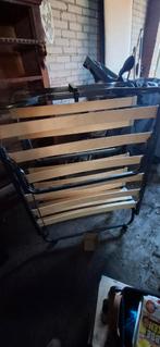 Opklapbed - Ruimtebesparend en praktisch!, Huis en Inrichting, Ophalen, 90 cm, Eenpersoons, Zwart