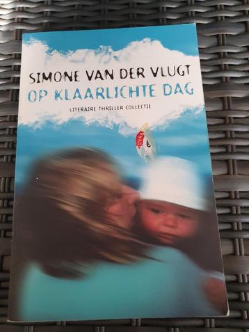 Simone van der Vlugt - Op klaarlichte dag beschikbaar voor biedingen