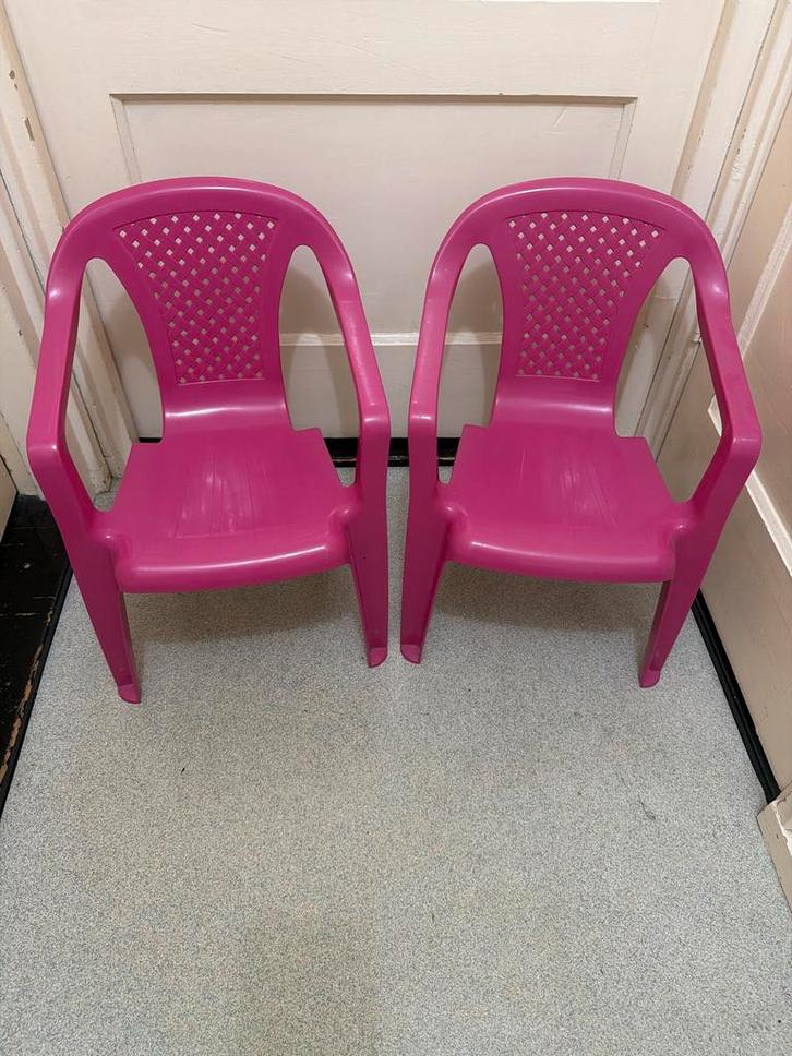 Roze Kinderstoeltjes - Set van 2, Kinderen en Baby's, Kinderkamer | Tafels en Stoelen, Zo goed als nieuw, Stoel(en), Ophalen
