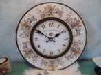 Klok bloemen rond, Ophalen of Verzenden, Zo goed als nieuw, Analoog, Wandklok
