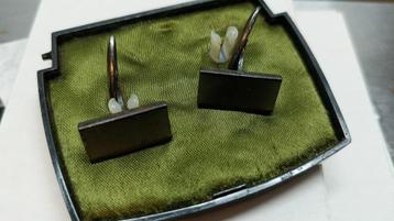 Zilveren manchetknopen – strak, stijlvol en tijdloos beschikbaar voor biedingen