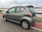 Toyota Aygo 2010 114.220 km Nap ! 2e eigenaar airco alcantar, Auto's, Keurmerk '100% Onderhouden', 4 stoelen, 68 pk, Origineel Nederlands