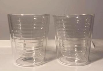 2 Dubbelwandige glazen espresso glaasjes. Hoogte 7,5 cm. beschikbaar voor biedingen