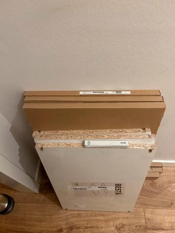 IKEA Besta 1 plank, deur en wandbevestiging